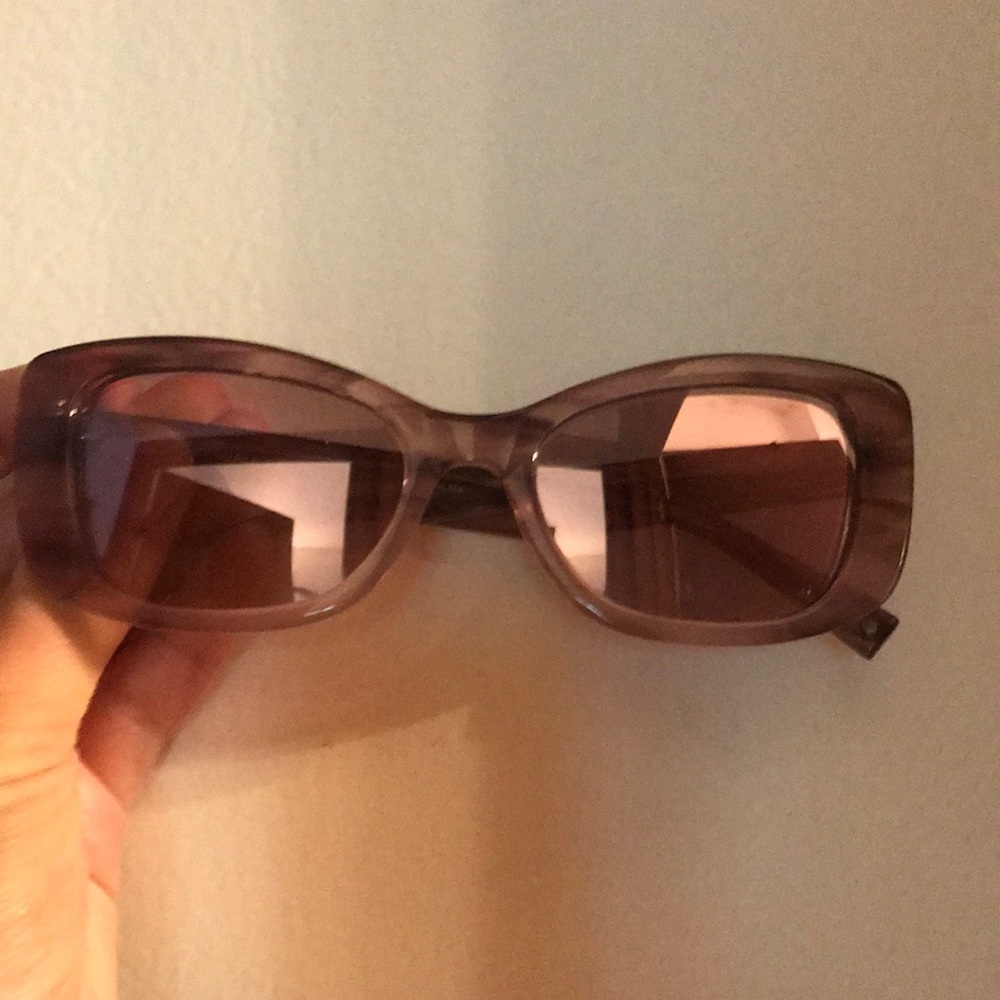 Kendall and Kylie sunglasses